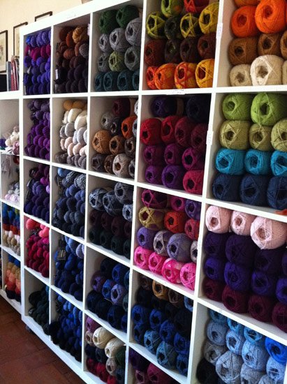 Esperimenti, lavori, manufatti, ambientazioni, prototipi in Knit-House.