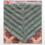 Simple Yet Effective Shawl-free di Laura Chau : clicca qui