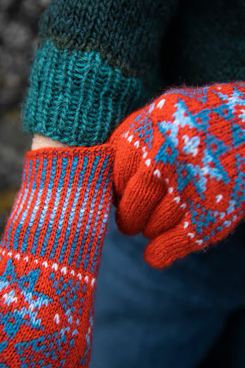 pb67: Snow Treasures Gloves