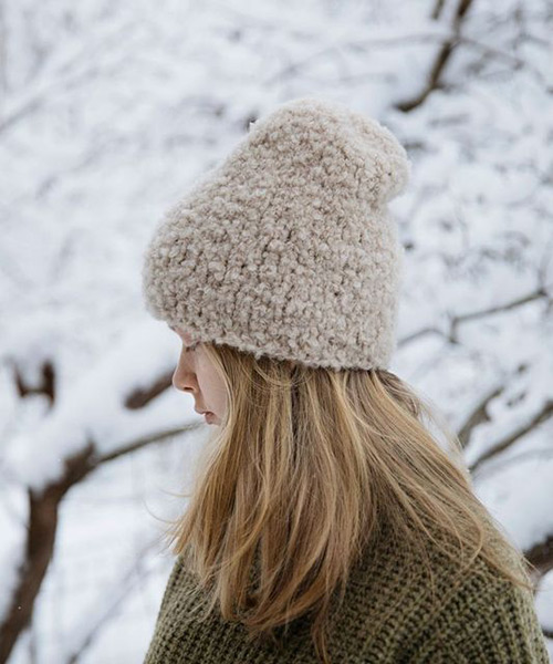 pb72: Jonna Helin (Bouclé Beanie)