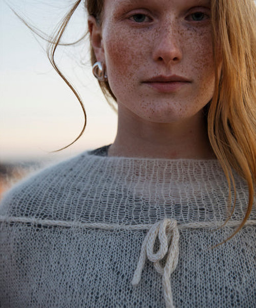 pb85: La Blouse pb85: La Blouse