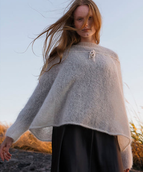 pb85: La Blouse pb85: La Blouse