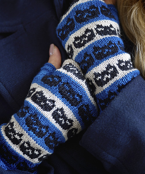 pb88: Kissa Mitts - Jenna Kostet